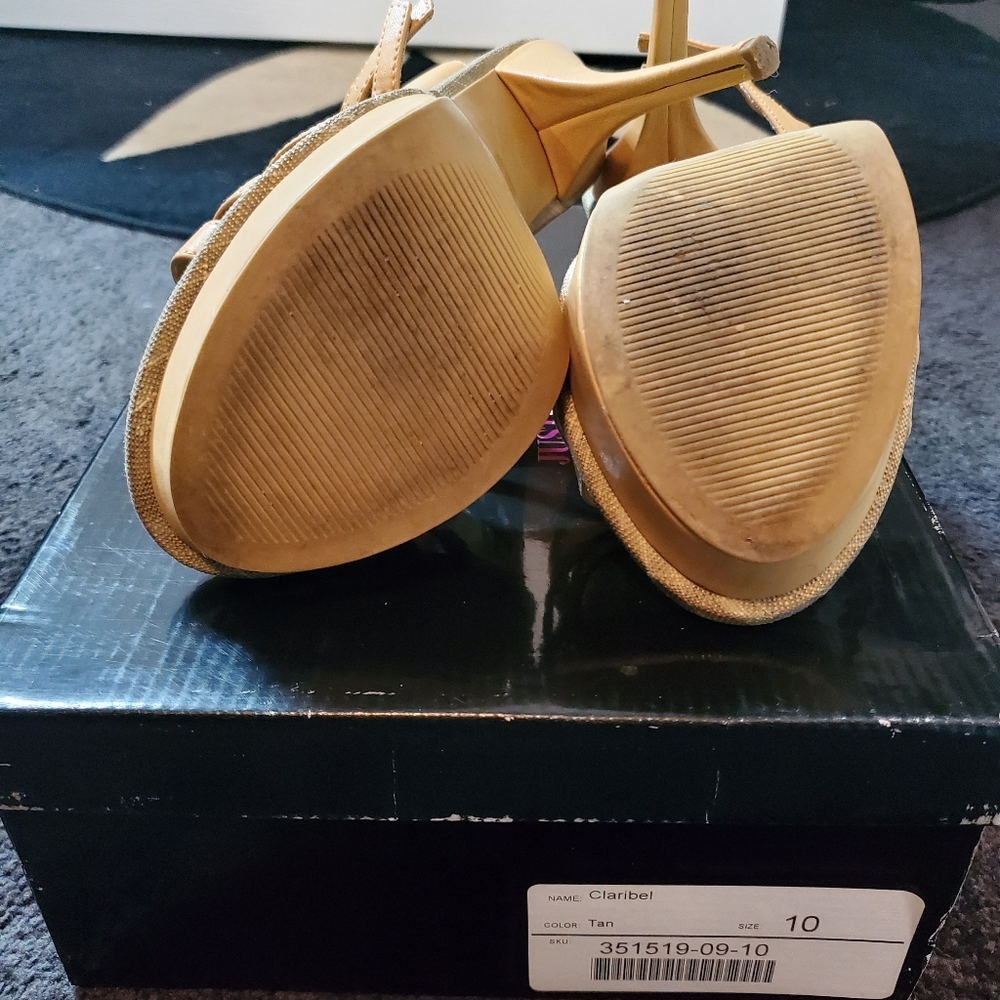 Heels - Picture 4 of 4